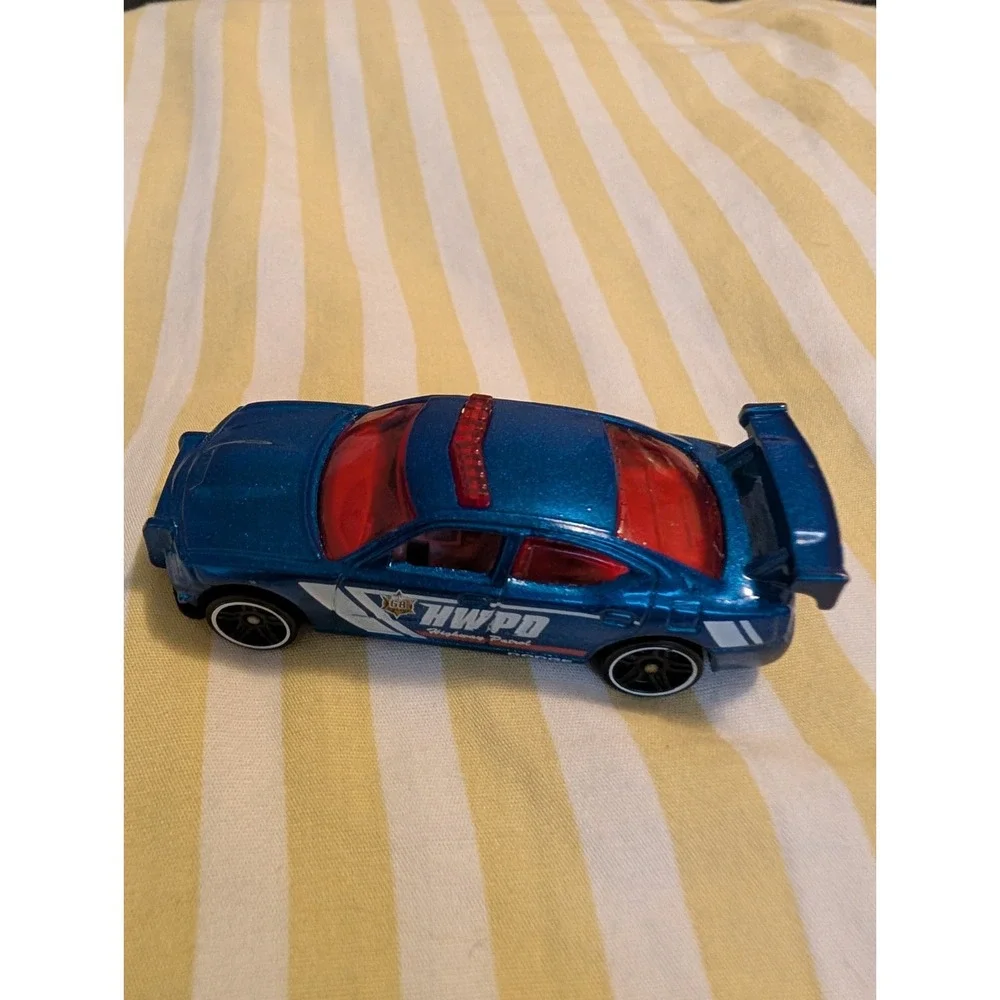 Hot Wheels 2016 Police Pursuit Dodge Charger Drift Blue Highway Patrol Car